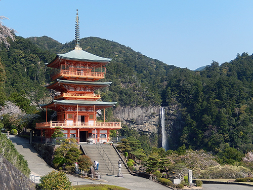 三重塔と那智御滝 三重塔と那智御滝