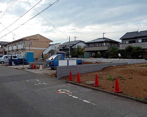給排水管埋設の施工中 給排水管埋設の施工中